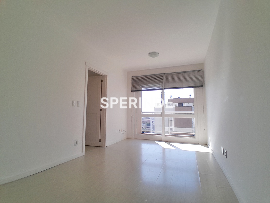 Apartamento para alugar com 130m², 3 quartos no bairro Chácara das Pedras em Porto Alegre