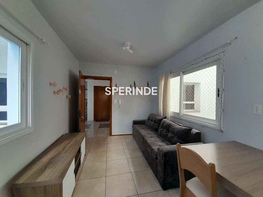 Apartamento para alugar com 50m², 1 quarto, 1 vaga no bairro Petrópolis em Caxias do Sul