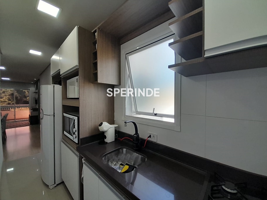 Apartamento para alugar com 55m², 2 quartos, 1 vaga no bairro Kayser em Caxias do Sul