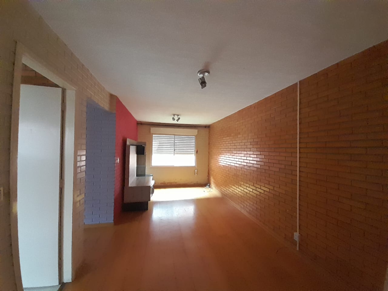 Apartamento para alugar com 60m², 2 quartos, 1 vaga no bairro Madureira em Caxias do Sul