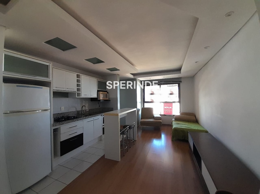 Apartamento para alugar com 50m², 1 quarto, 1 vaga no bairro Nossa Senhora de Lourdes em Caxias do Sul