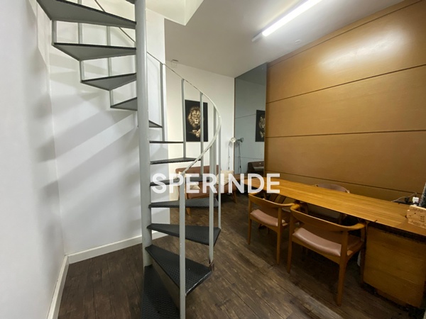 Sala para alugar com 80m², 1 vaga no bairro Petrópolis em Porto Alegre