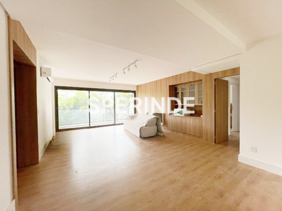 Apartamento para alugar com 154m², 3 quartos, 2 vagas no bairro Três Figueiras em Porto Alegre