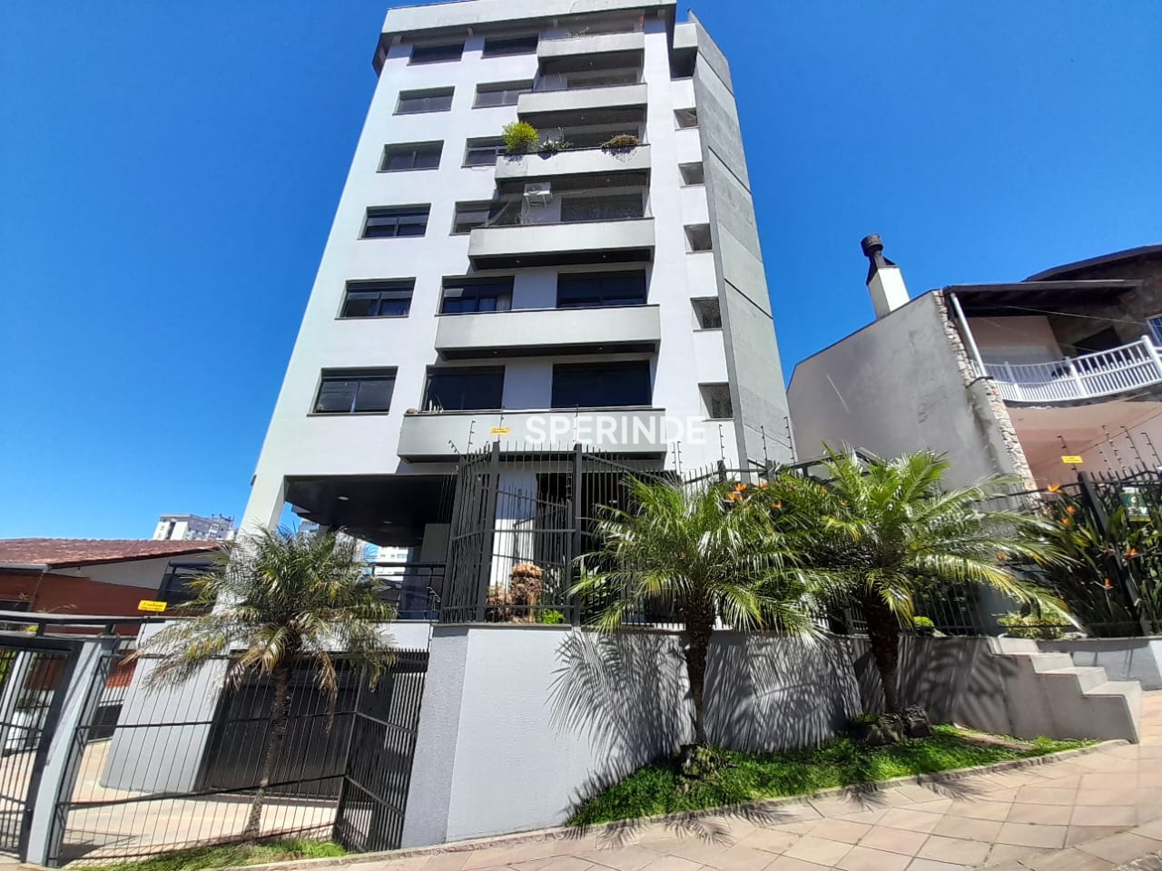 Apartamento para alugar com 105m², 3 quartos, 2 vagas no bairro Panazzolo em Caxias do Sul