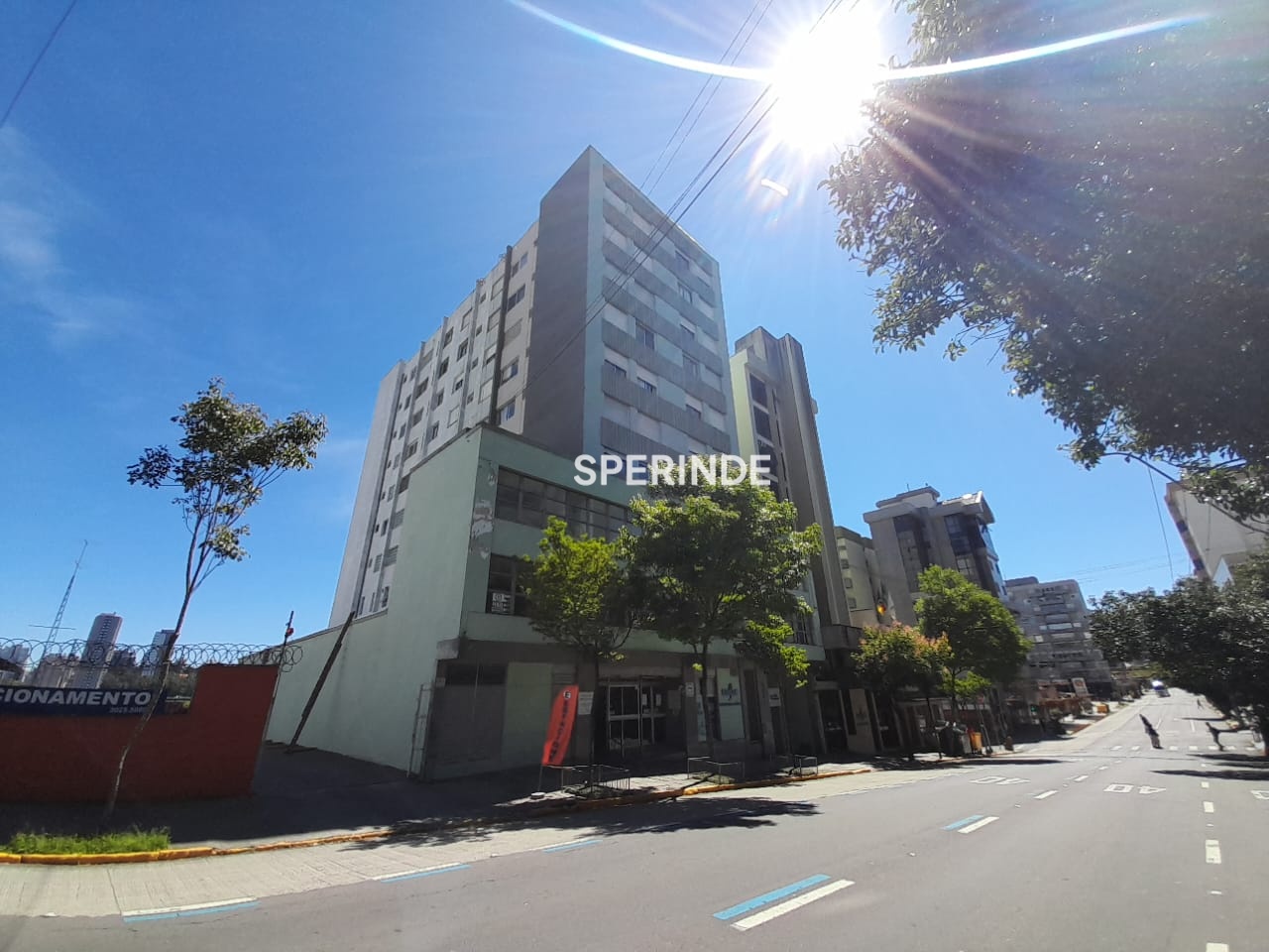 Apartamento para alugar com 60m², 2 quartos no bairro Centro em Caxias do Sul