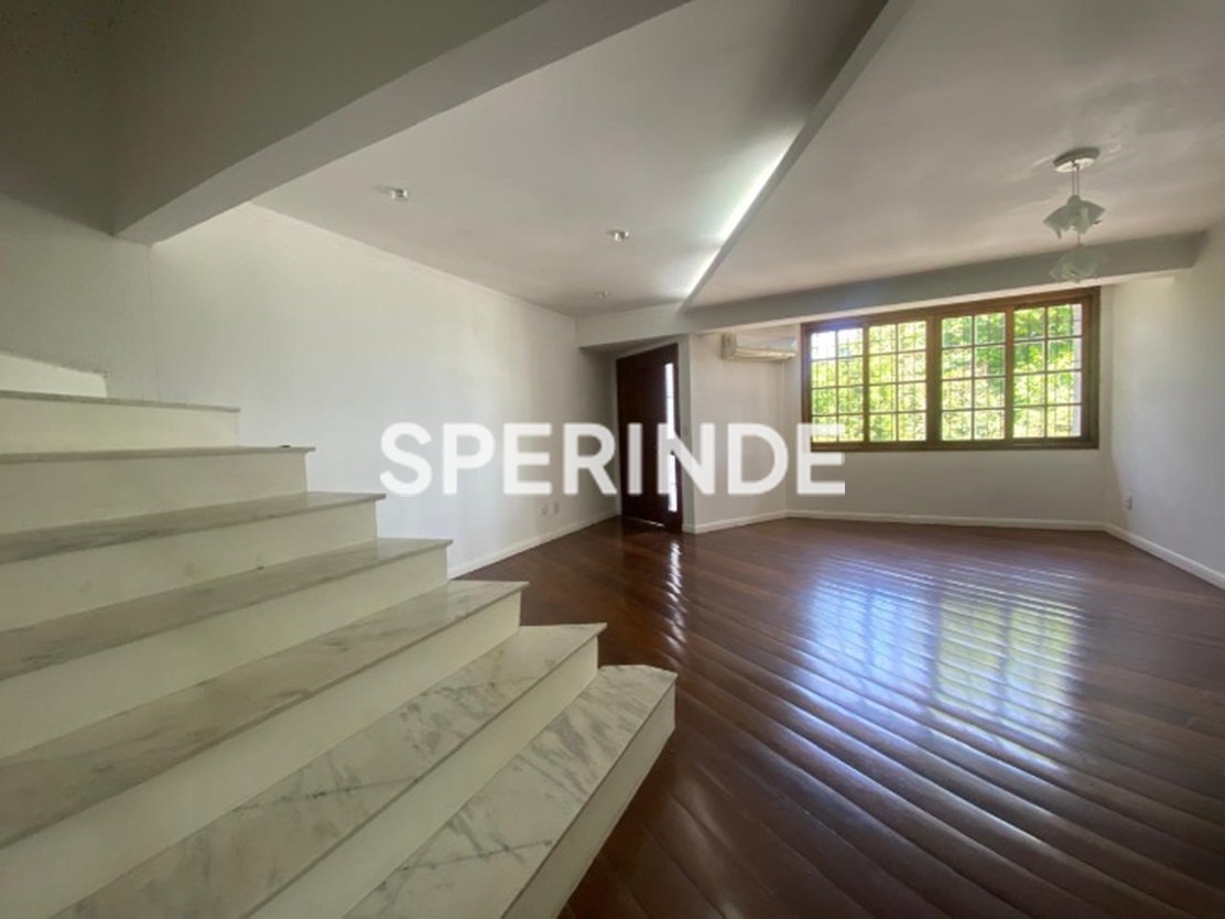 Casa em Condomínio para alugar com 350m², 4 quartos, 4 vagas no bairro Tristeza em Porto Alegre