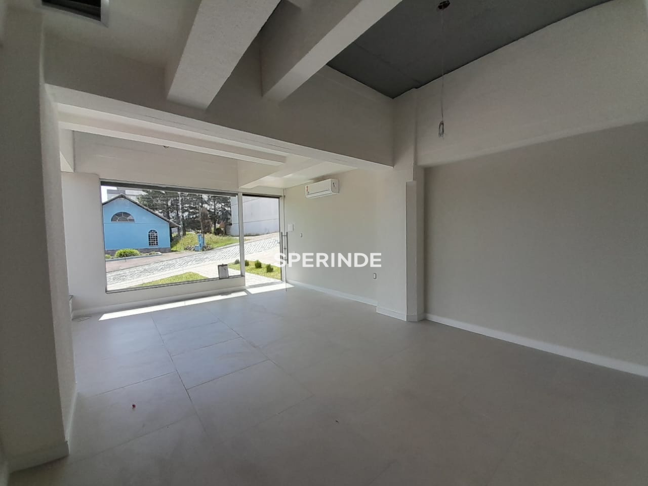 Loja para alugar, 1 vaga no bairro Cidade Nova em Caxias do Sul