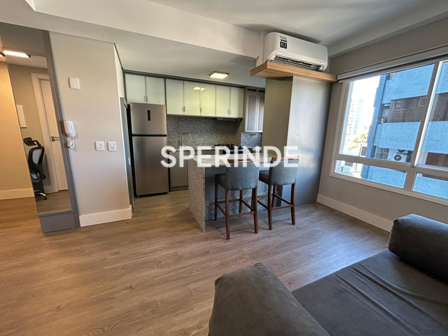 Apartamento para alugar com 47m², 1 quarto, 1 vaga no bairro Moinhos de Vento em Porto Alegre