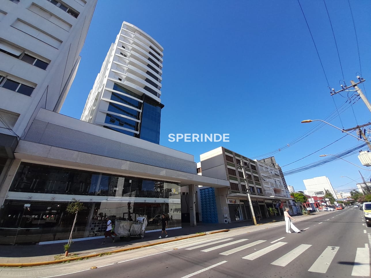 Apartamento para alugar com 45m², 1 quarto no bairro Nossa Senhora de Lourdes em Caxias do Sul