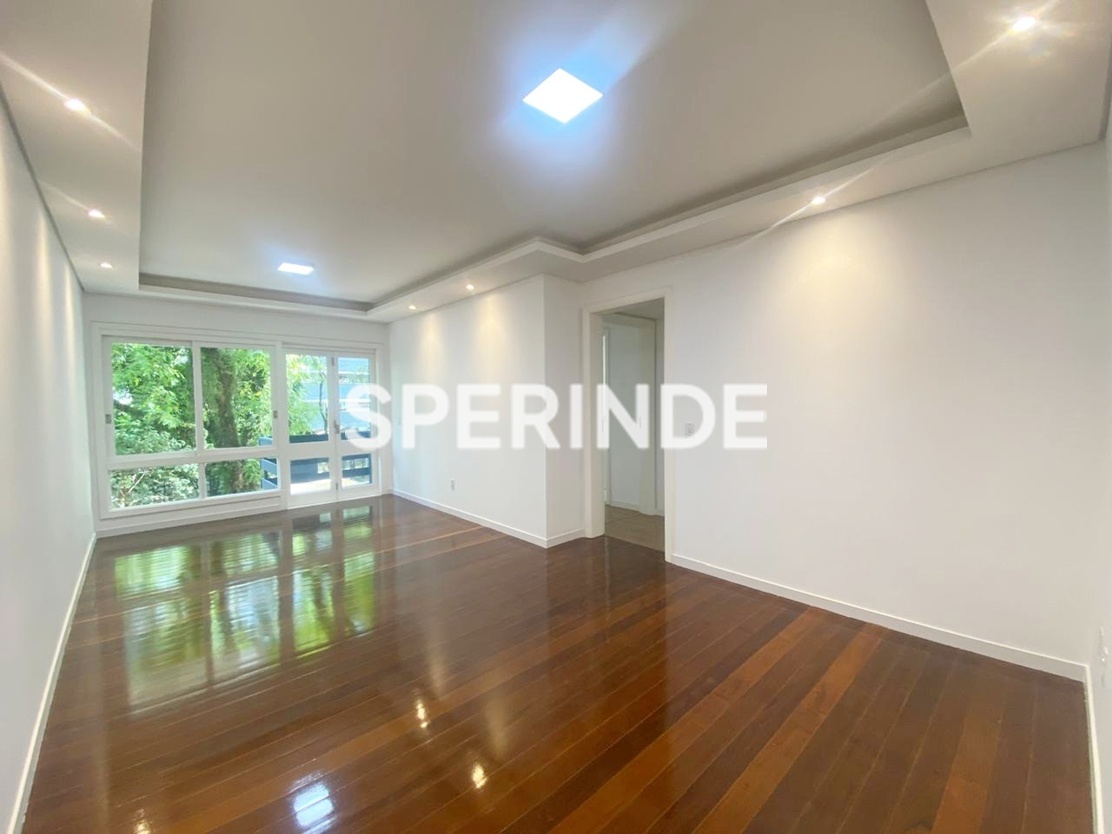 Apartamento para alugar com 115m², 3 quartos, 1 vaga no bairro Moinhos de Vento em Porto Alegre