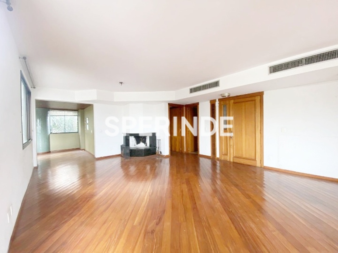 Apartamento para alugar com 250m², 3 quartos, 1 vaga no bairro Bela Vista em Porto Alegre