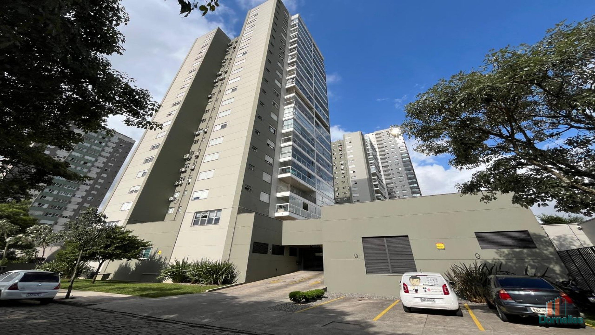 Apartamento para alugar com 114m², 3 quartos no bairro Madureira em Caxias do Sul