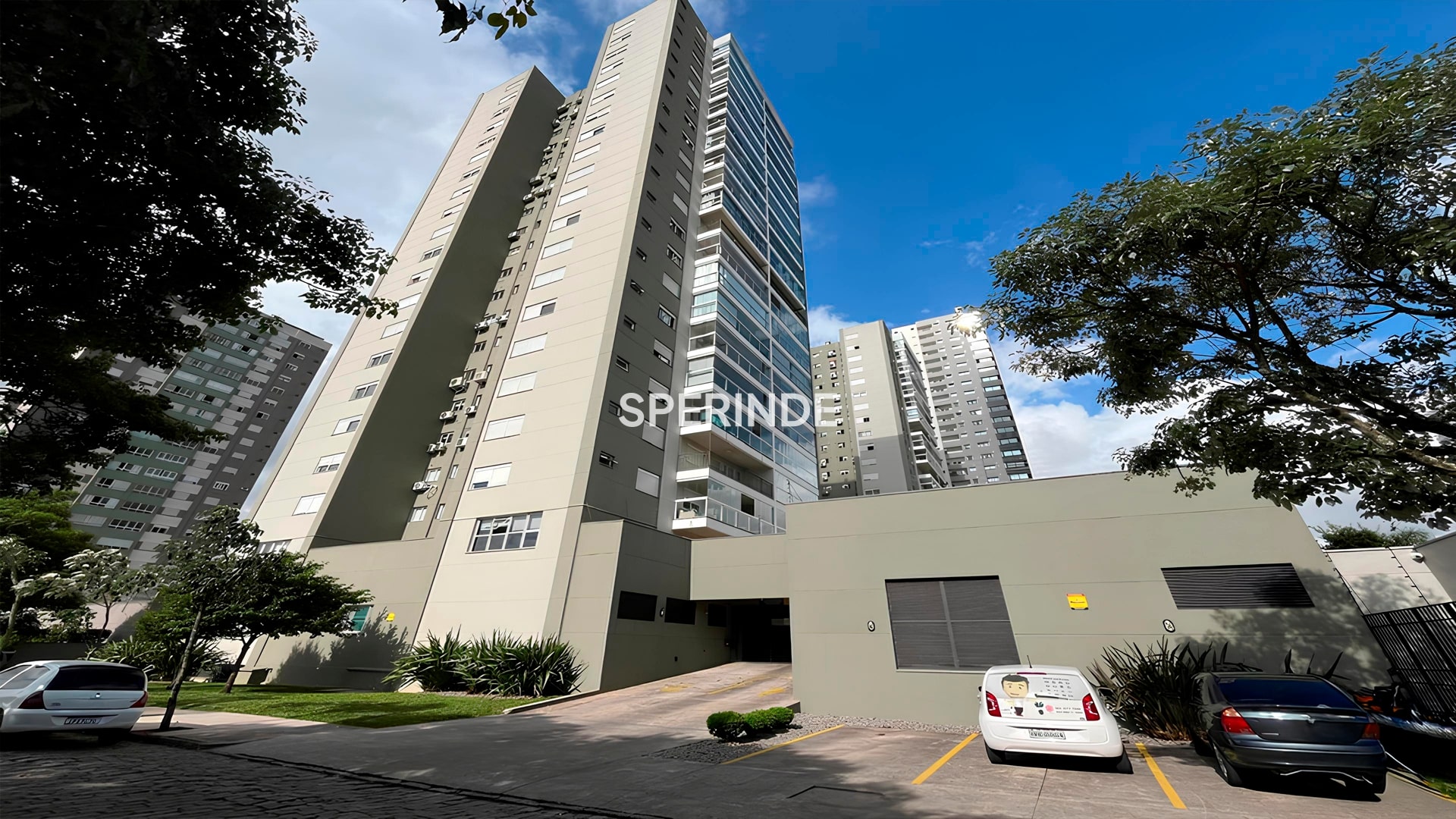 Apartamento para alugar com 114m², 3 quartos no bairro Madureira em Caxias do Sul