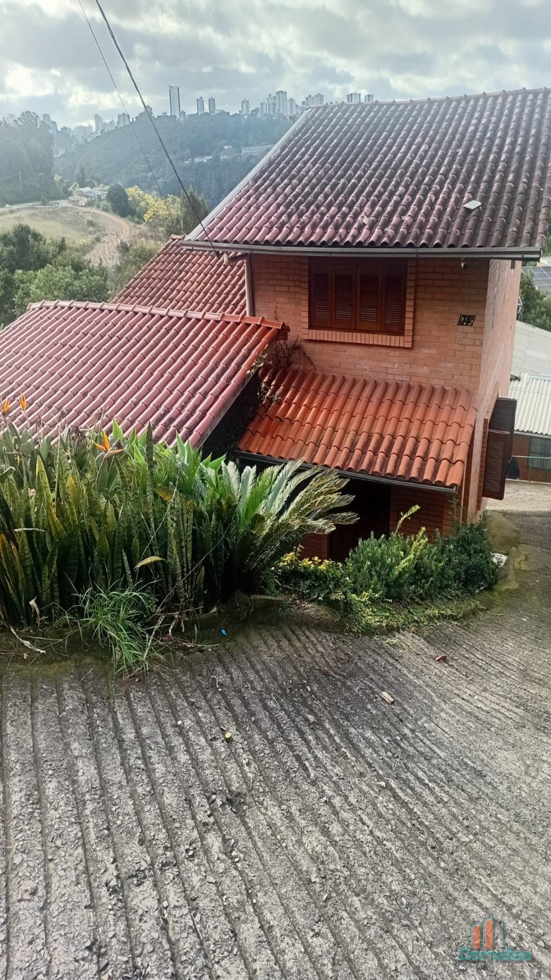 Casa para alugar com 165m², 2 quartos no bairro Santa Corona em Caxias do Sul