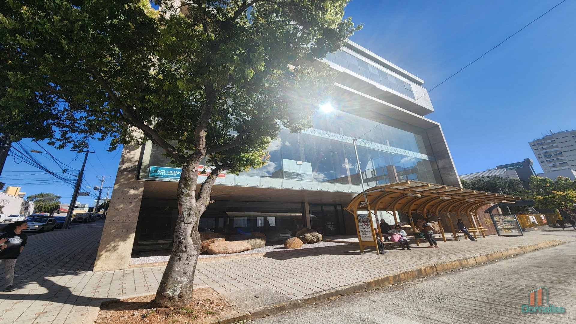 Loja para alugar com 700m² no bairro Centro em Caxias do Sul