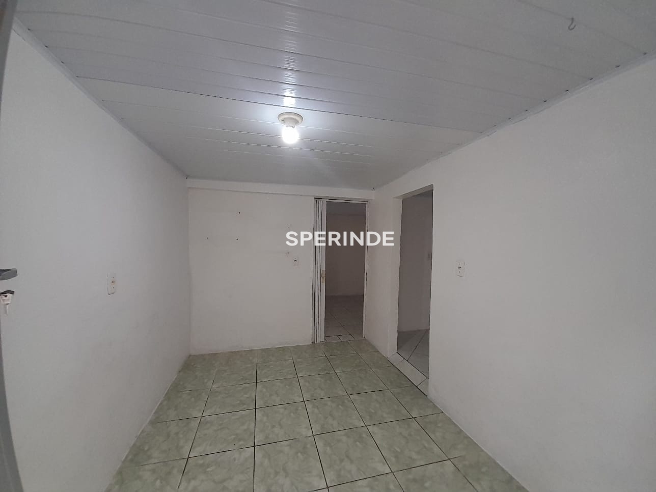 Casa para alugar com 35m², 1 quarto no bairro São Leopoldo em Caxias do Sul