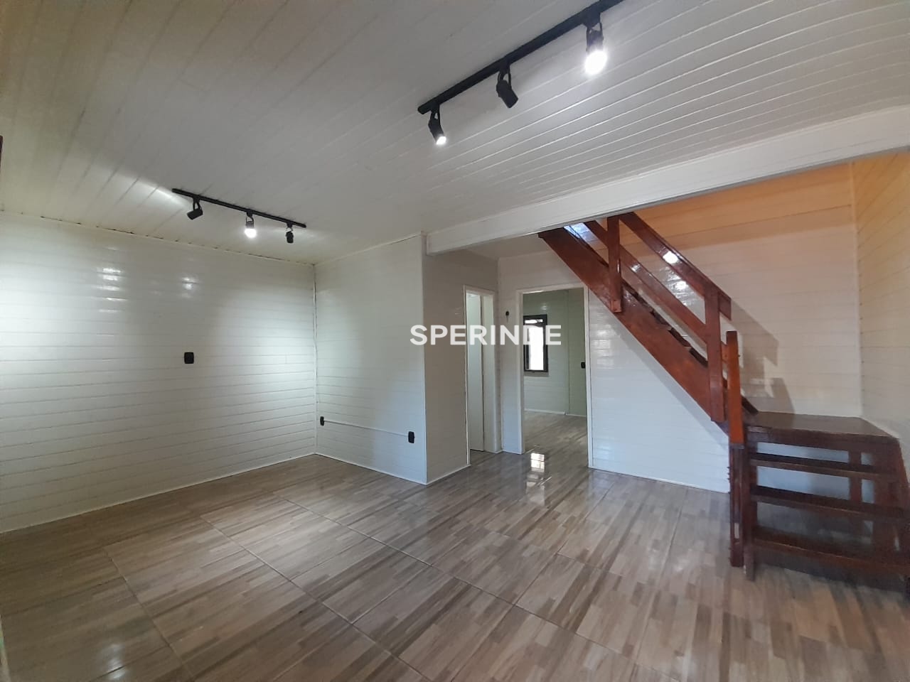 Casa para alugar com 150m², 2 quartos, 1 vaga no bairro Rio Branco em Caxias do Sul