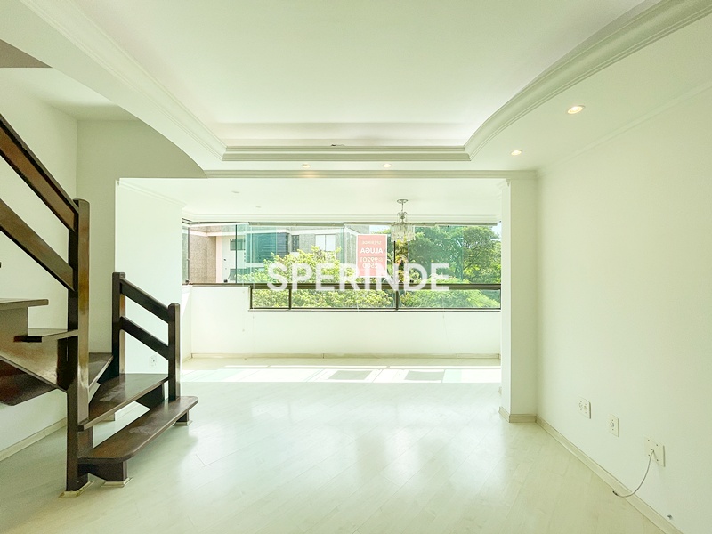 Cobertura para alugar com 176m², 3 quartos, 2 vagas no bairro Jardim Lindóia em Porto Alegre