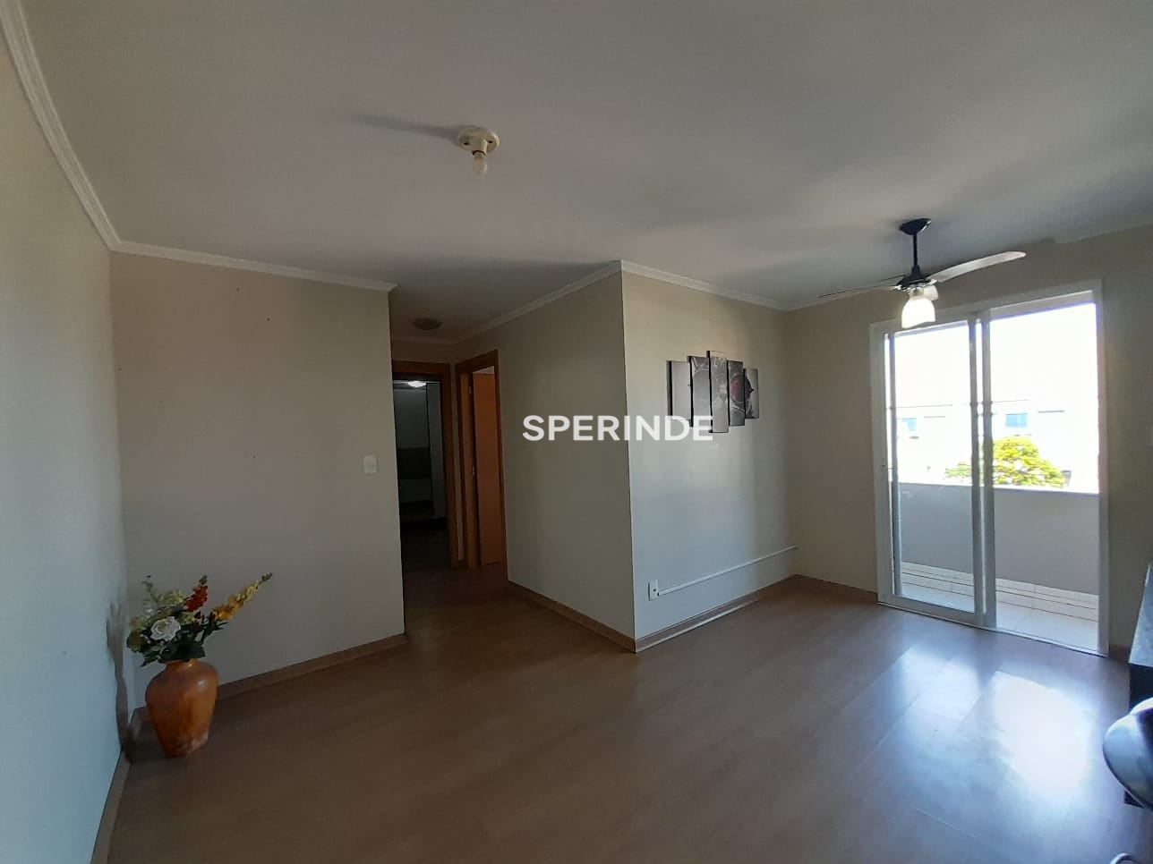 Apartamento para alugar com 55m², 2 quartos, 1 vaga no bairro Santa Fe em Caxias do Sul