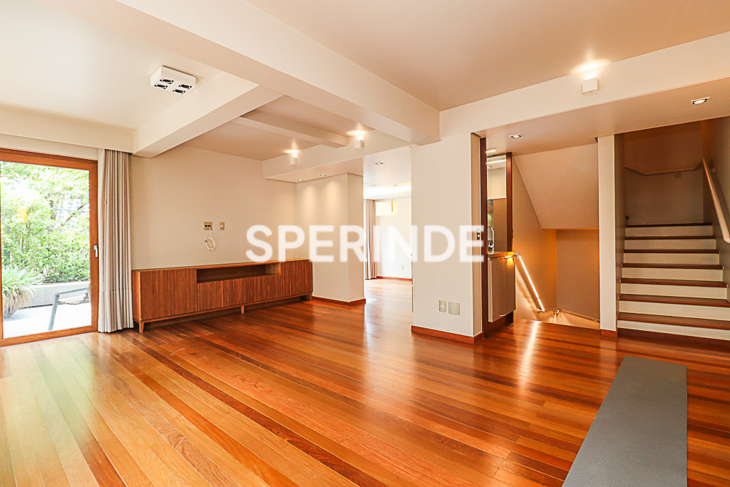 Casa em Condomínio para alugar com 400m², 3 quartos, 2 vagas no bairro Boa Vista em Porto Alegre