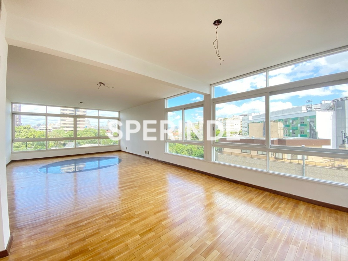 Apartamento para alugar com 194m², 3 quartos, 1 vaga no bairro Moinhos de Vento em Porto Alegre