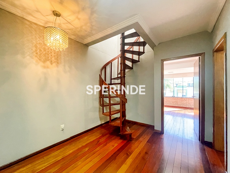 Cobertura para alugar com 190m², 3 quartos, 2 vagas no bairro Auxiliadora em Porto Alegre