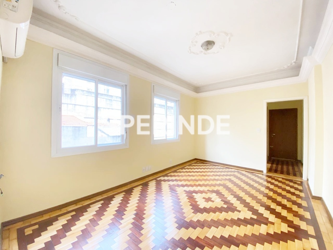 Apartamento para alugar com 102m², 3 quartos, 2 vagas no bairro Centro Histórico em Porto Alegre