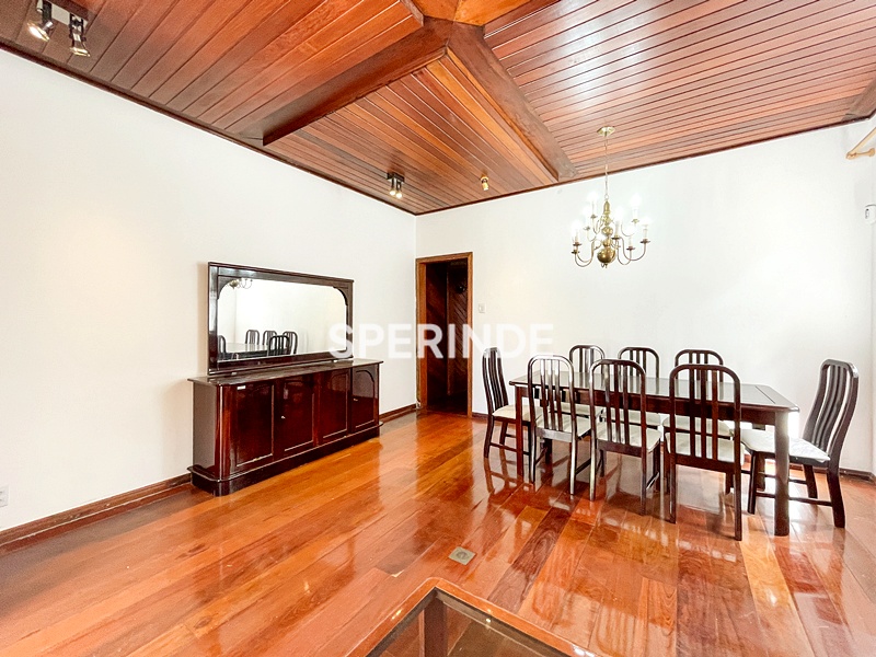 Casa para alugar com 156m², 3 quartos, 2 vagas no bairro Rio Branco em Porto Alegre