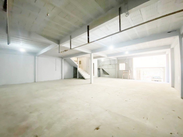 Depósito para alugar com 355m², 2 vagas no bairro Santo Antônio em Porto Alegre