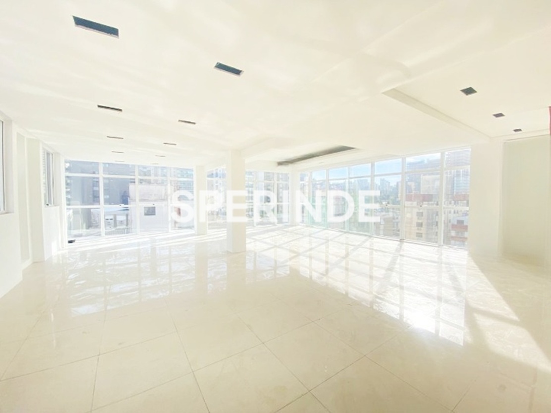 Sala para alugar com 95m², 2 vagas no bairro Petrópolis em Porto Alegre