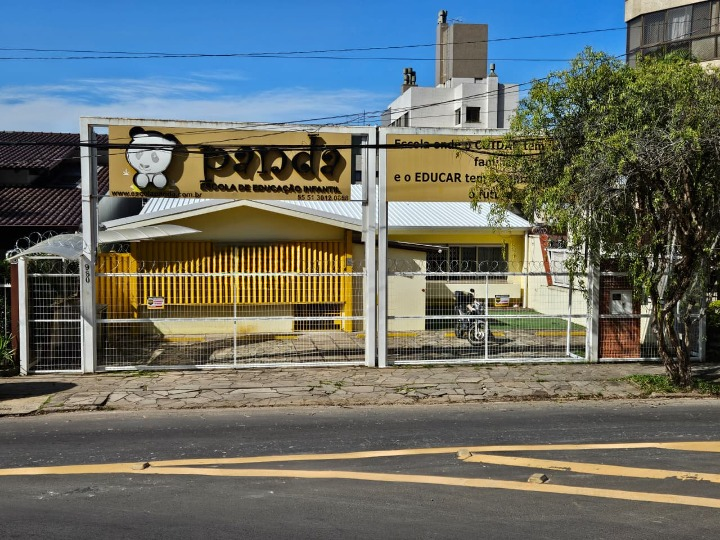 Casa Comercial para alugar com 900m², 4 vagas no bairro Bela Vista em Porto Alegre
