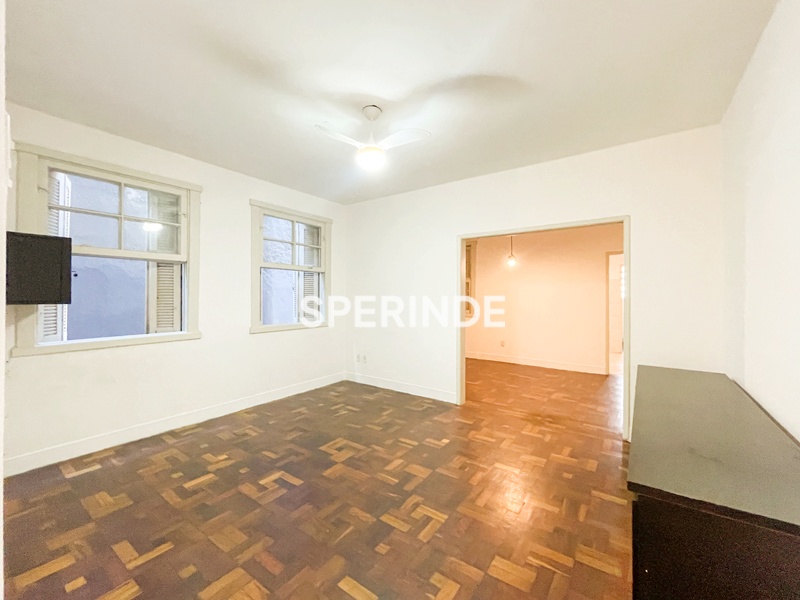 Apartamento para alugar com 130m², 3 quartos no bairro Rio Branco em Porto Alegre