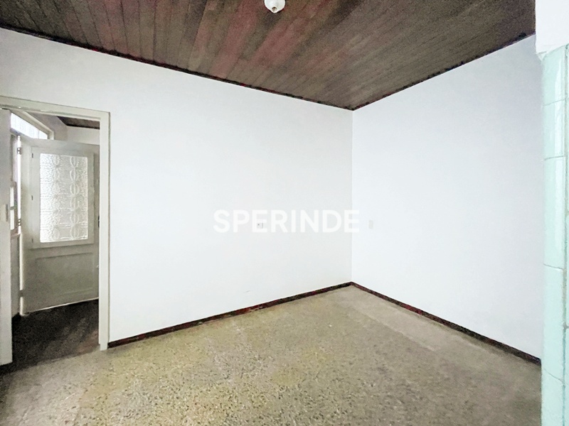 Casa para alugar com 124m², 2 quartos, 1 vaga no bairro Floresta em Porto Alegre