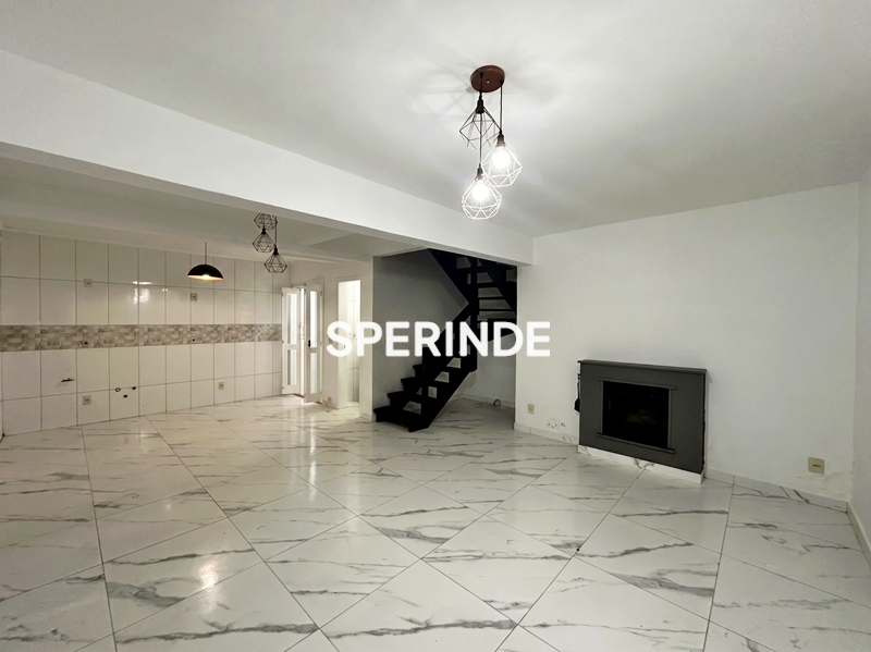 Casa para alugar com 110m², 2 quartos, 4 vagas no bairro Ipanema em Porto Alegre