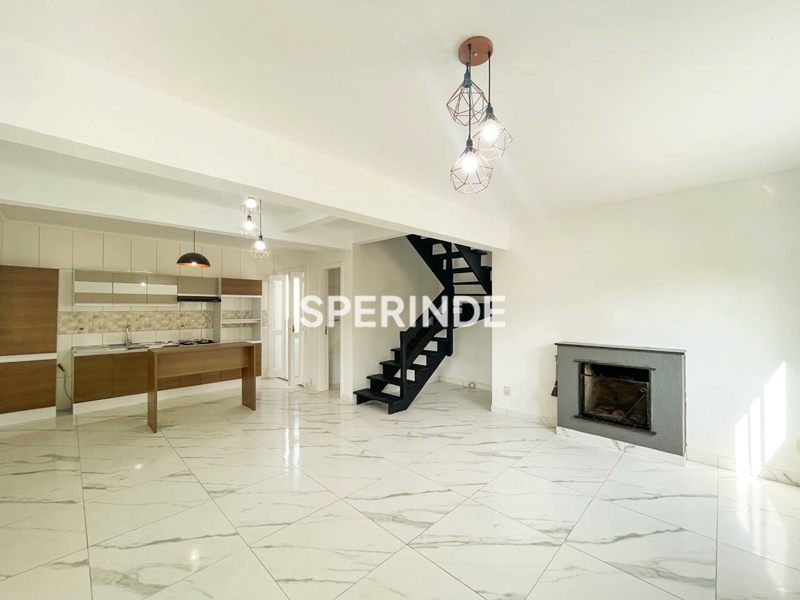 Casa para alugar com 110m², 2 quartos, 4 vagas no bairro Ipanema em Porto Alegre
