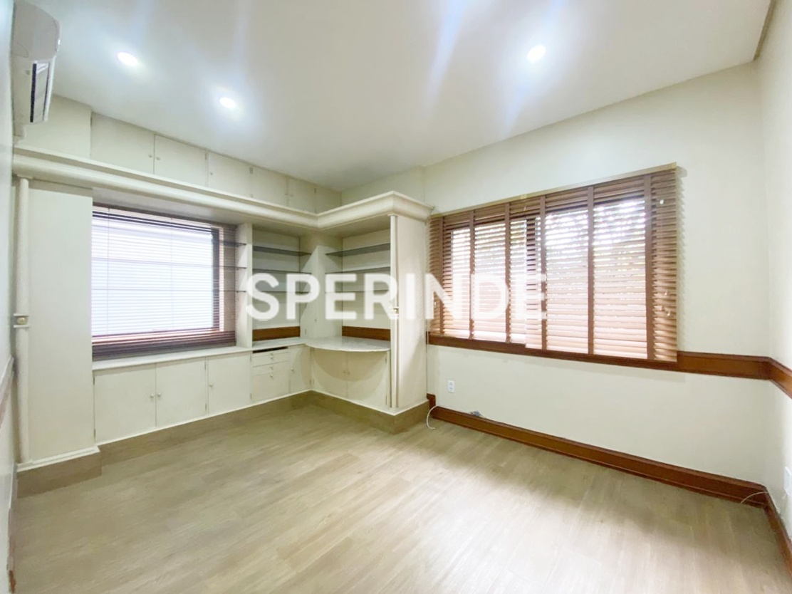 Sala para alugar com 36m², 1 vaga no bairro Moinhos de Vento em Porto Alegre