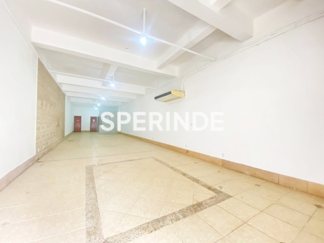 Loja para alugar com 130m², 2 vagas no bairro Passo d'Areia em Porto Alegre