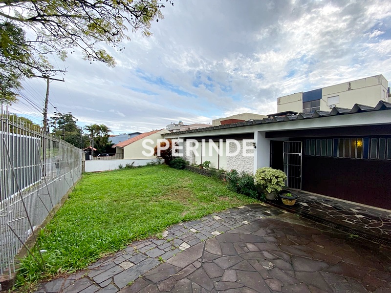 Casa para alugar com 201m², 3 quartos, 3 vagas no bairro Jardim do Salso em Porto Alegre