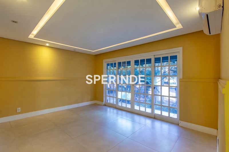 Casa para alugar com 284m², 5 quartos, 4 vagas no bairro Ipanema em Porto Alegre