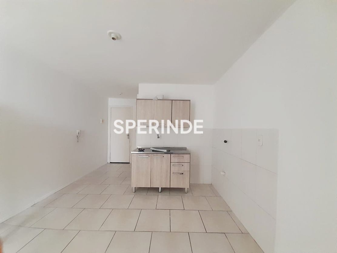Apartamento para alugar com 45m², 1 quarto no bairro Cinquentenário em Caxias do Sul
