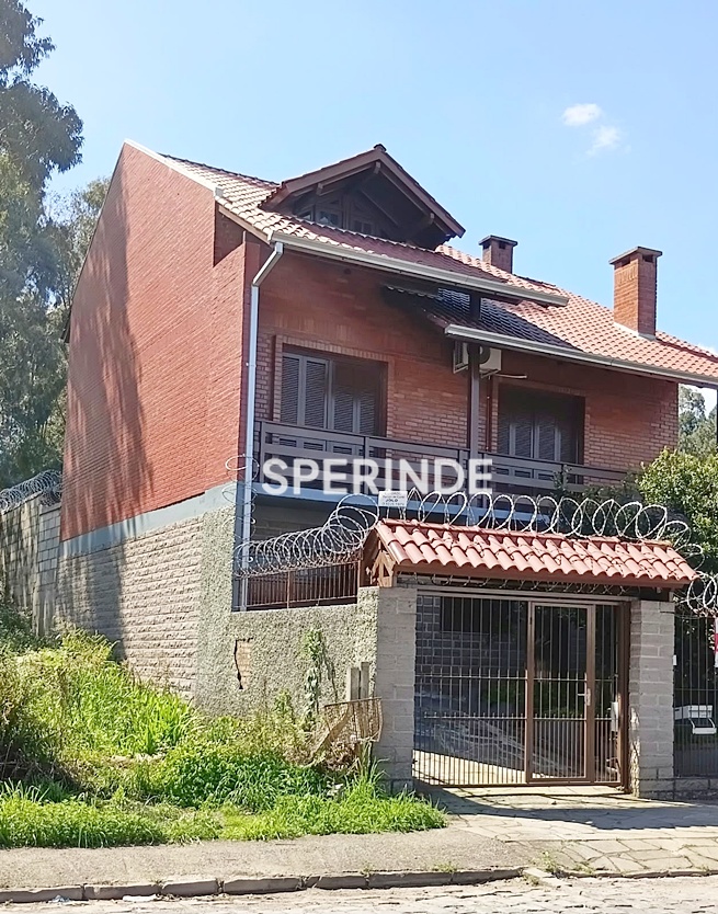 Casa para alugar com 244m², 3 quartos, 3 vagas no bairro Desvio Rizzo em Caxias do Sul