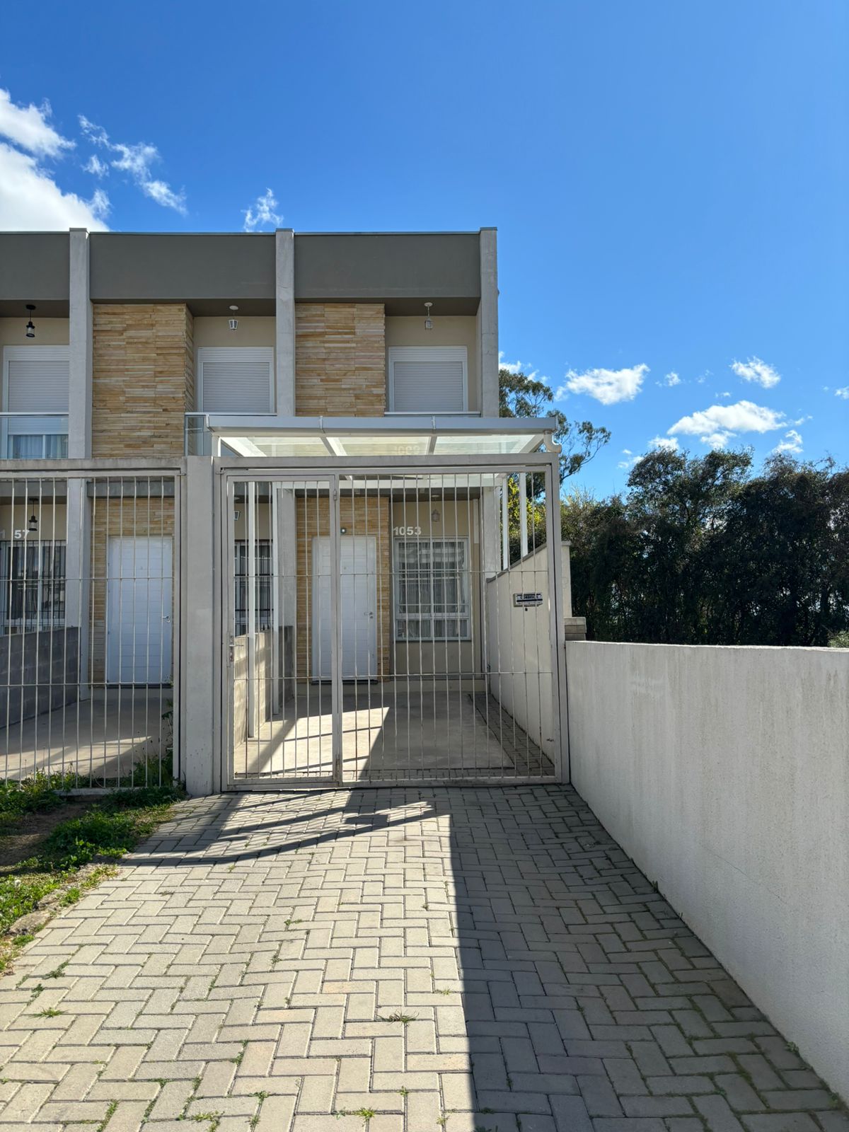 Sobrado para alugar com 70m², 2 quartos, 2 vagas no bairro São Luiz em Caxias do Sul