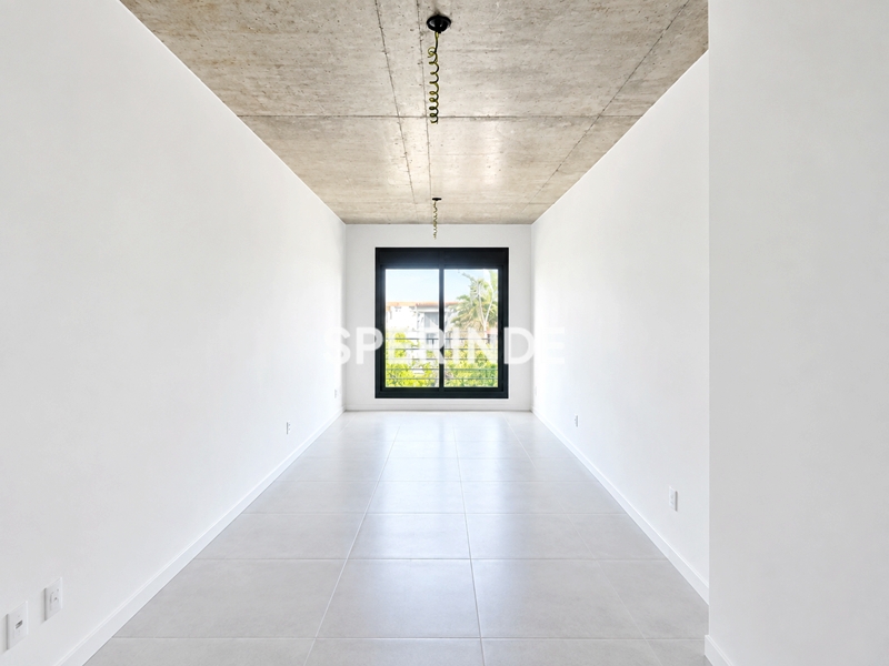Apartamento para alugar com 32m², 1 quarto, 1 vaga no bairro Rio Branco em Porto Alegre
