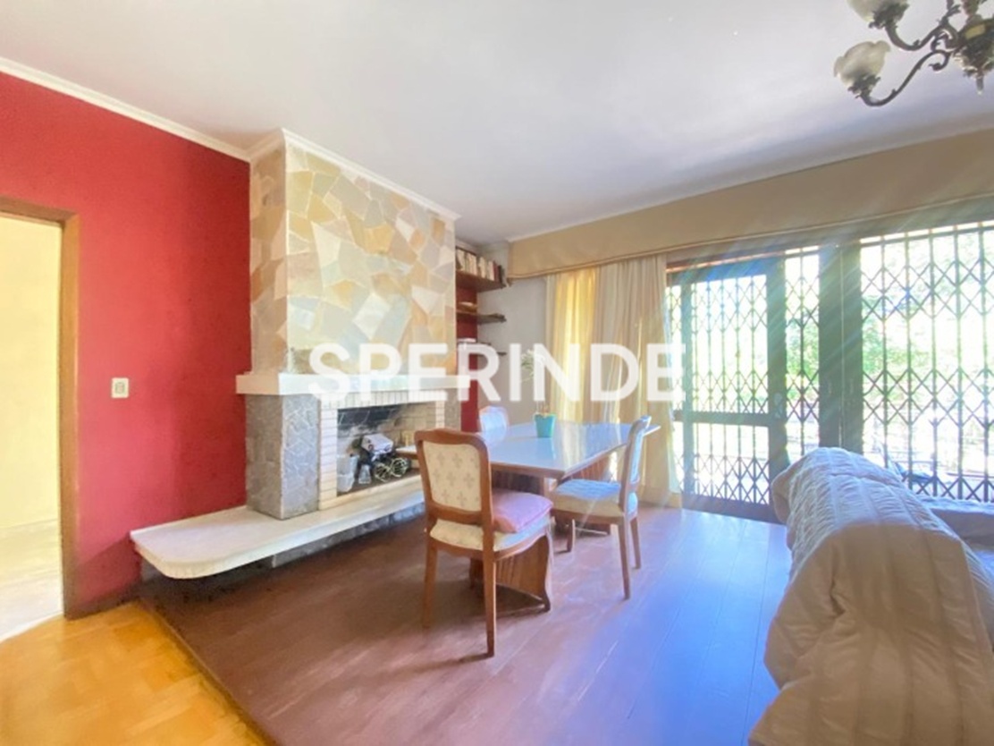 Casa para alugar com 387m², 3 quartos, 3 vagas no bairro Vila Ipiranga em Porto Alegre