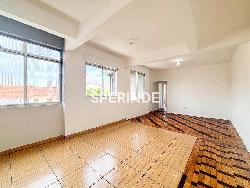 Apartamento para alugar com 92m², 3 quartos no bairro Azenha em Porto Alegre