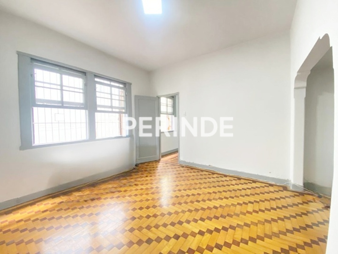 Casa para alugar com 131m², 3 quartos, 2 vagas no bairro Menino Deus em Porto Alegre